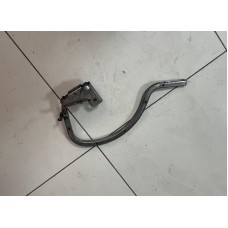 Петля крышки багажника левая Volkswagen Polo