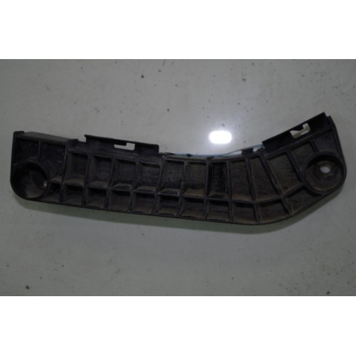 Кронштейн переднего бампера правый Toyota Camry Кронштейн переднего бампера правый Toyota Camry