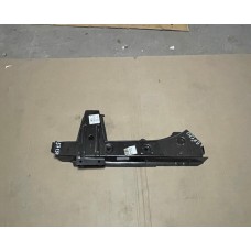 Кронштейн переднего бампера правый Toyota Auris