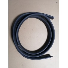 Уплотнитель двери задней левой Renault Duster