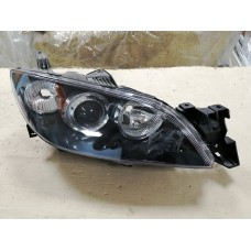 Фара передняя правая Mazda 3