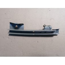 Направляющая стекла заднего левая Renault Duster