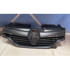 Решетка радиатора Renault Logan 2