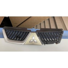 Решетка радиатора Mitsubishi Outlander XL