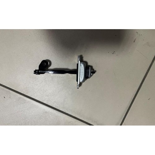 Ограничитель двери задней левой Chevrolet Aveo T200 Ограничитель двери задней левой Chevrolet Aveo T200