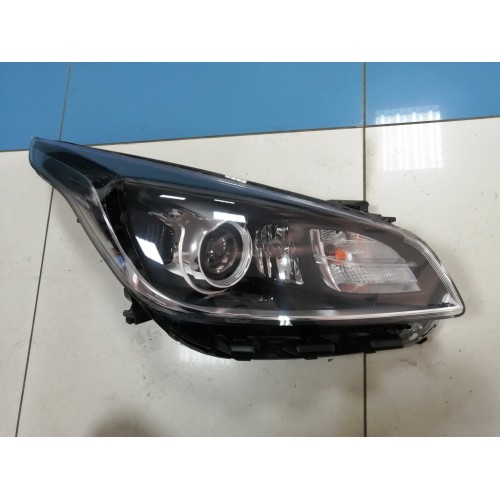 Фара передняя правая Kia Rio 4 Фара передняя правая Kia Rio 4