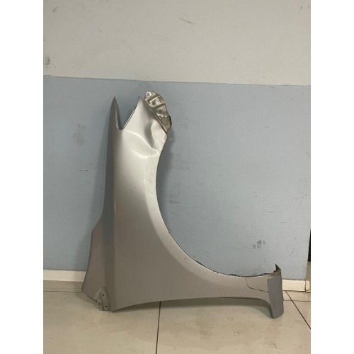 Крыло переднее правое Toyota Corolla E15 Крыло переднее правое Toyota Corolla E15