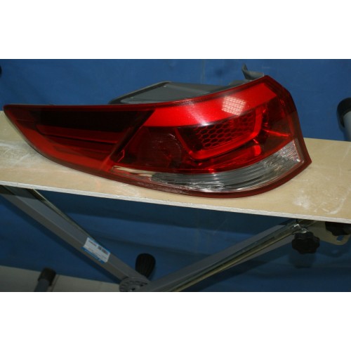Фонарь задний левый Kia Rio (DX) Фонарь задний левый Kia Rio (DX)